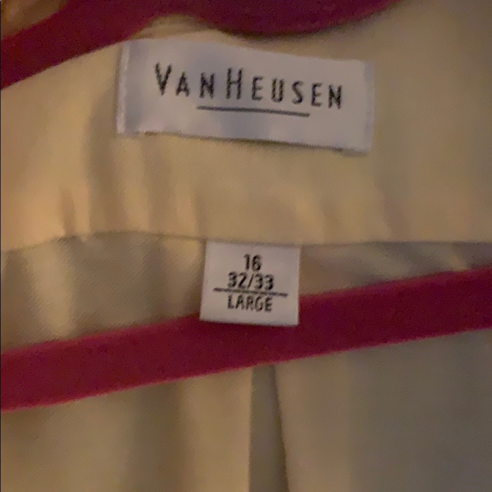 Button down - Picture 2 of 2